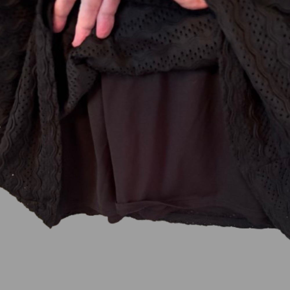 Sleeveless Black Mini Dress with White Peter Pan Collar - Picture 7 of 7